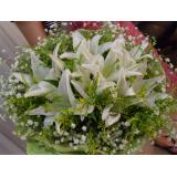 鲜花:5枝白香水百合,配叶,手柔纸单面包装,蝴蝶结