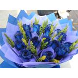 鲜花:蓝玫瑰16枝，米兰间插，绵纸，手揉纸包装（此花需提前预定，并限送各大城市）