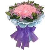 鲜花:19朵戴安娜粉玫瑰，绿叶围绕，内衬粉色卷边纸，外用紫色、天蓝色皱纹纸加白色雪点网纱圆形包装，紫色丝带束扎