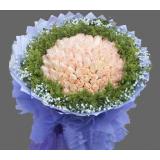 鲜花:粉玫瑰57枝，多头白百合3枝，米兰外围，纱网加手揉纸包装