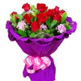 一心一意:11枝红玫瑰+小草花点缀，紫色卷边纸圆形包装
