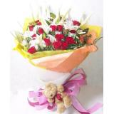 鲜花:粉色玫瑰12枝、白色多头香水百合2支、绿叶丰满，采用小花篮包装，彩色蝴蝶结装饰。