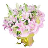 鲜花:粉色香水百合6支，配花适量，粉色裙边皱纹纸包装
