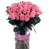 鲜花:19枝粉玫瑰（用紫色单枝包装）+1枝多头香水白百合+ 情人草+配叶,粉色卷边皱纹纸圆形内包