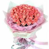 鲜花:会议桌花：粉香水百合，玫瑰，扶朗花，黄百合，康乃馨，金鱼草等多种花材组合：直径0.8米