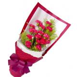 鲜花:红色玫瑰12枝,配材，置于透明玻璃花瓶中.(此花需预定，并限送各市区一级）