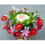 鲜花:白玫瑰57枝，幸福草外围，手揉纸高档包装