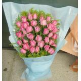 鲜花:19枝彩色玫瑰，粉色皱纹纸,圆形花束，此花需提前预定