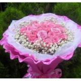 鲜花:99枝粉玫瑰，小熊一对，羽毛外围，卷边纸高档包装