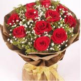 红玫瑰:19枝粉玫瑰，黄莺外围，情人草搭配；深蓝色卷边纸圆形精美包装。