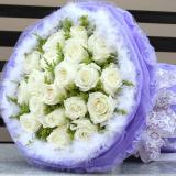 白玫瑰:黄玫瑰6枝，巴西木叶，白洋兰5枝（缺时用紫洋兰代替），手柔纸单面包装