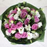 紫玫瑰:5枝白香水百合,配叶,手柔纸单面包装,蝴蝶结