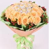 香槟玫瑰:5枝多头白百合，黄莺，绿叶点缀，粉色皱纹纸包装单面花束。